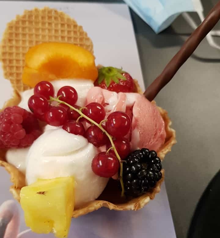 Eisbomben Becher.jpg